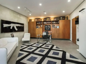 Glass Mansion - Chic Glass Villa in LA Hills With Views, Style & Serenity