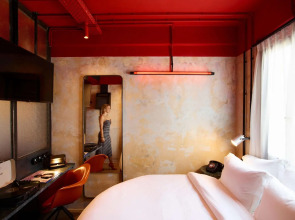 Dave Red Athens Hotel