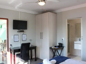 The Lakehouse Guest House