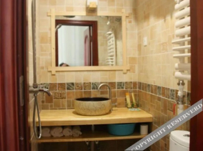 Tiane Guest House