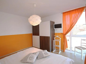 Haus-Amber-Mare-Blumenmeer-9318
