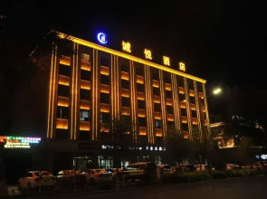 Alashankou Chengyue Hotel