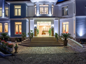 Porfi Beach Hotel