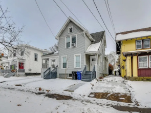 2 Mi to Dtwn Syracuse: Cozy Updated Apt!