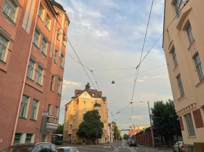 Oceanic & trendy two bedroom apartment with FREE parking