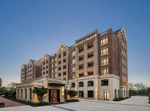 Hyatt Place Tongxiang Train Station