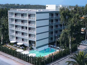 Sea View Cityscape Hotel