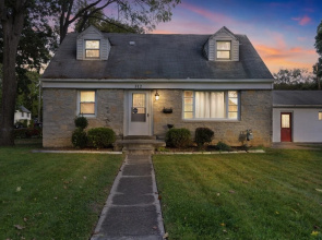 Charming Cape Cod Home - Just 15 Min From Downtown! 4 Bedroom Home by Redawning