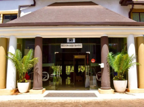 West Wood Hotel