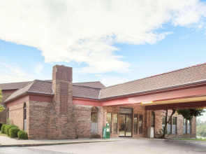 Super 8 by Wyndham Atchison