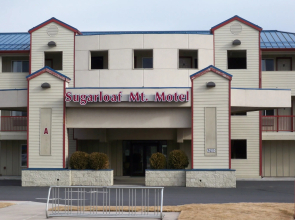 Sugarloaf Mt Motel