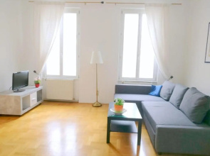 Stylish & Central by JR City Apartments