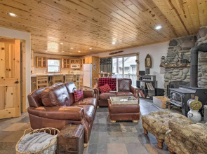 Rockaway Beach Hideaway w/ Hot Tub & Fireplace!