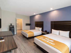 Days Inn & Suites by Wyndham La Porte