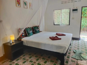 Bamboo Hut Bungalow - Adults Only