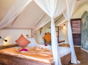 Sunshine Marine Lodge