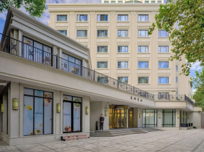 Donghu Collection Hotel