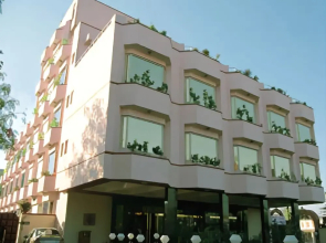 Hotel Maya International