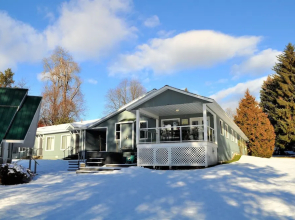 Lakeshore Boutique Inn Inc.