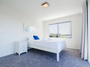 Palm Ridge - near Onetangi & Palm Beach