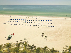 Bellwether Beach Resort