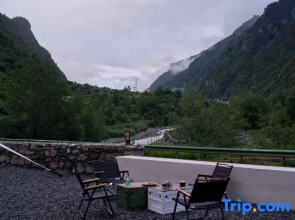 Siguniang Mountain Nation Park Hotel（The most popular and convenient hotel for overseas guests）