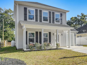 Hot Tub + Fire Pit: Home Near Dtwn Little River!
