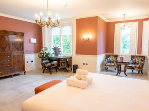 Weston Manor Hotel