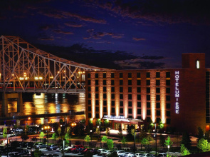 HoteLumiere at the Arch - A Caesars Rewards Destination