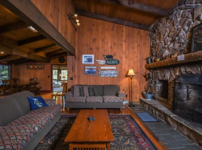 Oakleaf Lodge Holiday Home