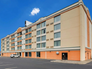 Finger Lakes Inn & Suites