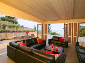 Ahu Ahu Beach Villas