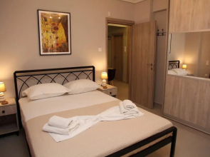 Ariadni s Athenian Apartment