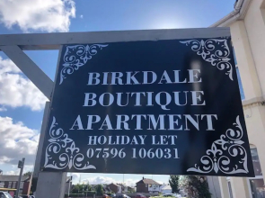 2br-sleeps5-privategarden-freeparking-pets