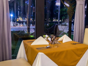 Lynnaya Urban River Resort