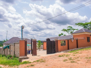 De Royal Hotel and Suites