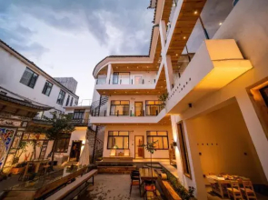 Dali Erhai Lake · Lake Residence Time Seaview Inn