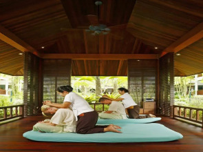 Khaolak Bay Front Resort