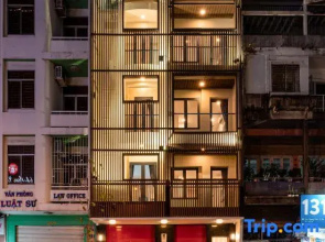 HighEnd Serviced Apartment with Elevator by SSens Homes