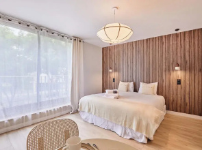THE Parisian Suite / Center of Paris