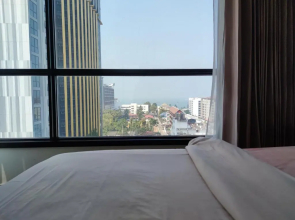 Pattaya Beach Sea View Rooftop Pool Resort