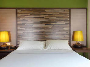 Rambuttri Village Inn & Plaza