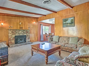 Scenic Kernville Home - Walk to Downtown & River!