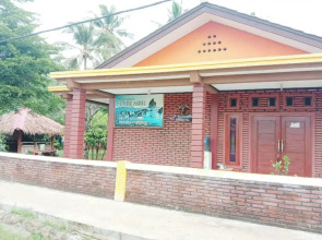 Hotel O Penginapan Putri Asih Sawarna
