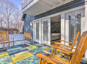 Blue Ridge Retreat w/ Mountain Views & Deck