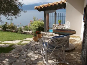 Skaloma Villas Art 1