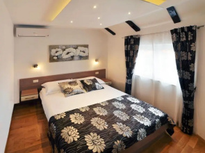 Deluxe Apartments & Rooms Sarella