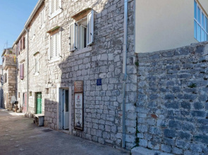 Nediljka - in old part of town - A1(4)