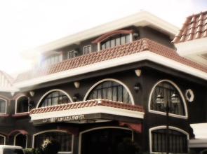 Iriga Plaza Hotel