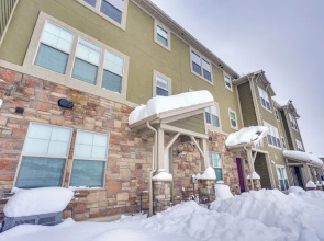 Spacious Townhome ~ 7 Mi to Deer Valley Resort!